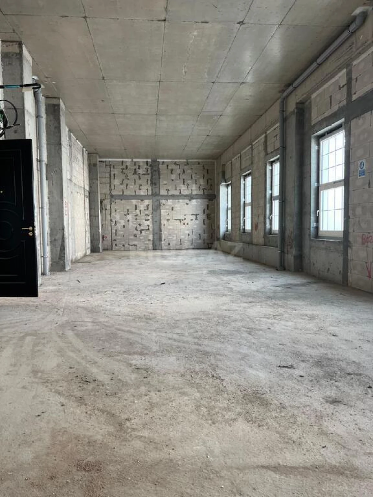 Satılır obyekt 168 m²