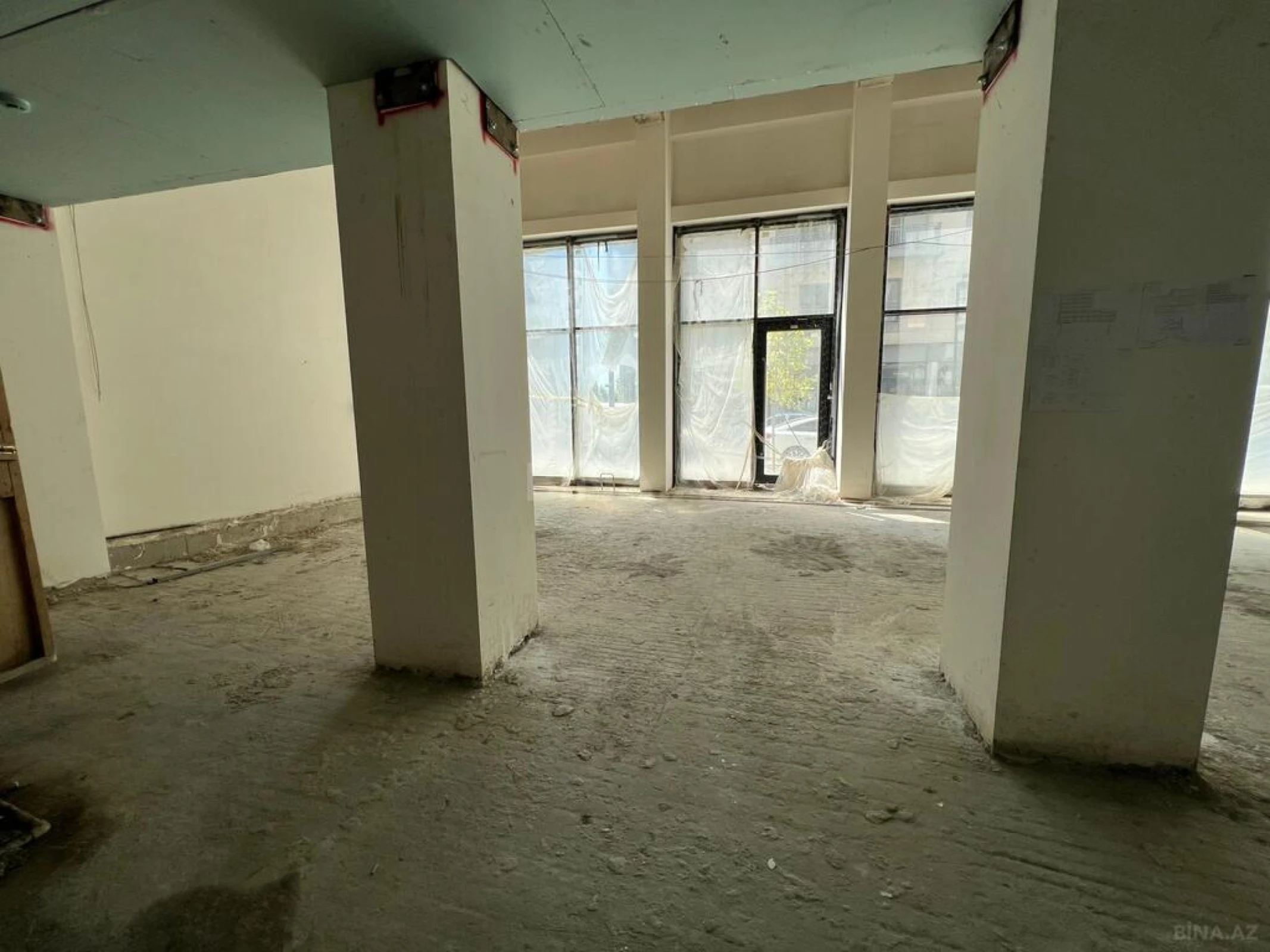 Satılır obyekt 168 m²