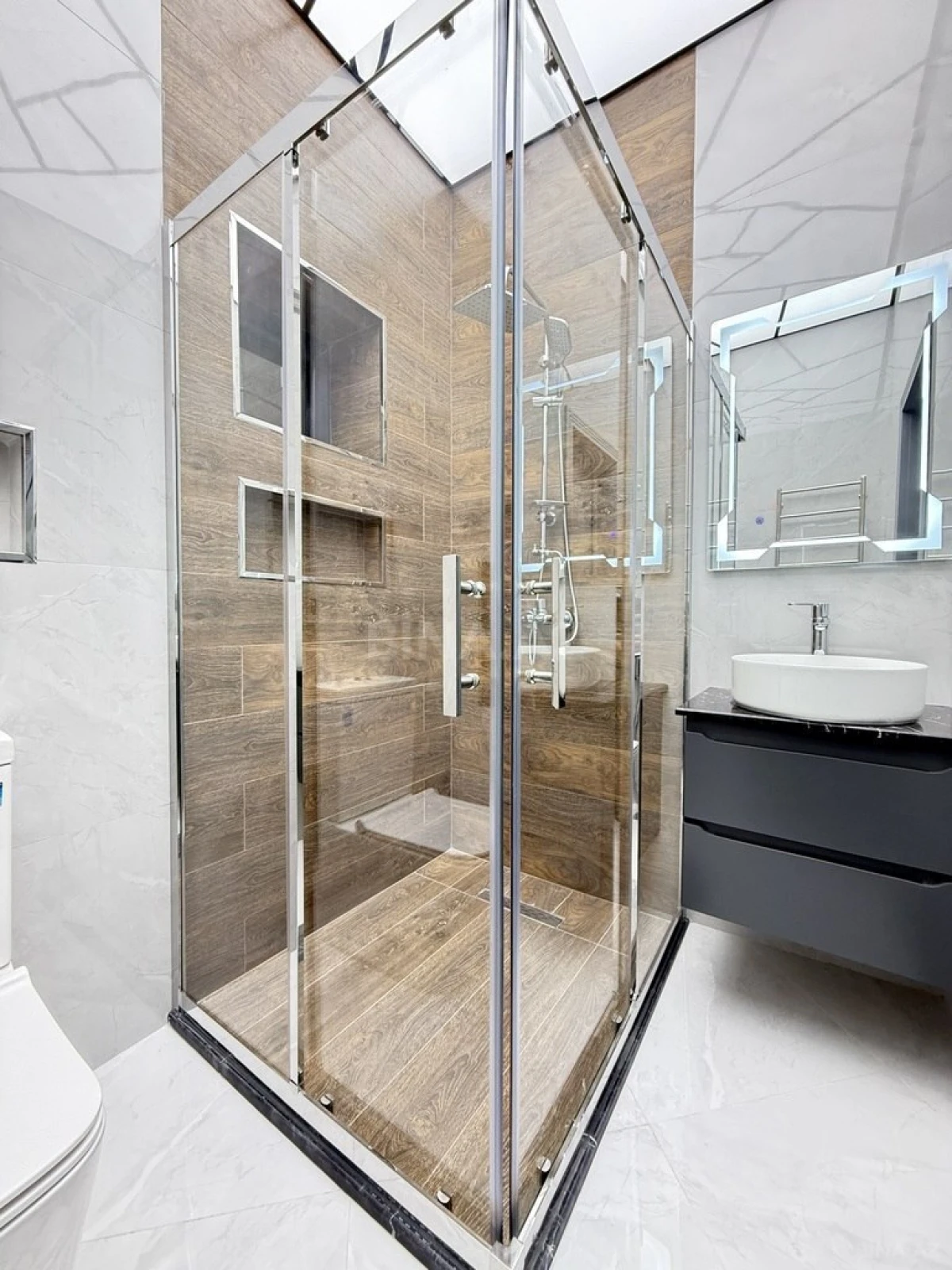 Satılır 5 otaqlı həyət evi 220 m²