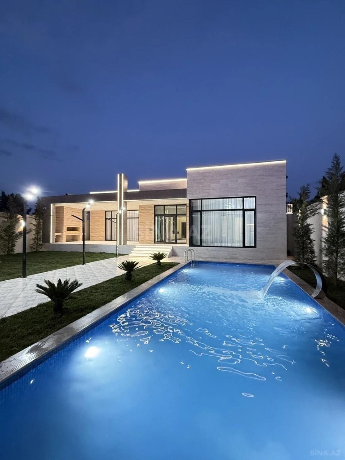 Satılır 5 otaqlı həyət evi 220 m²