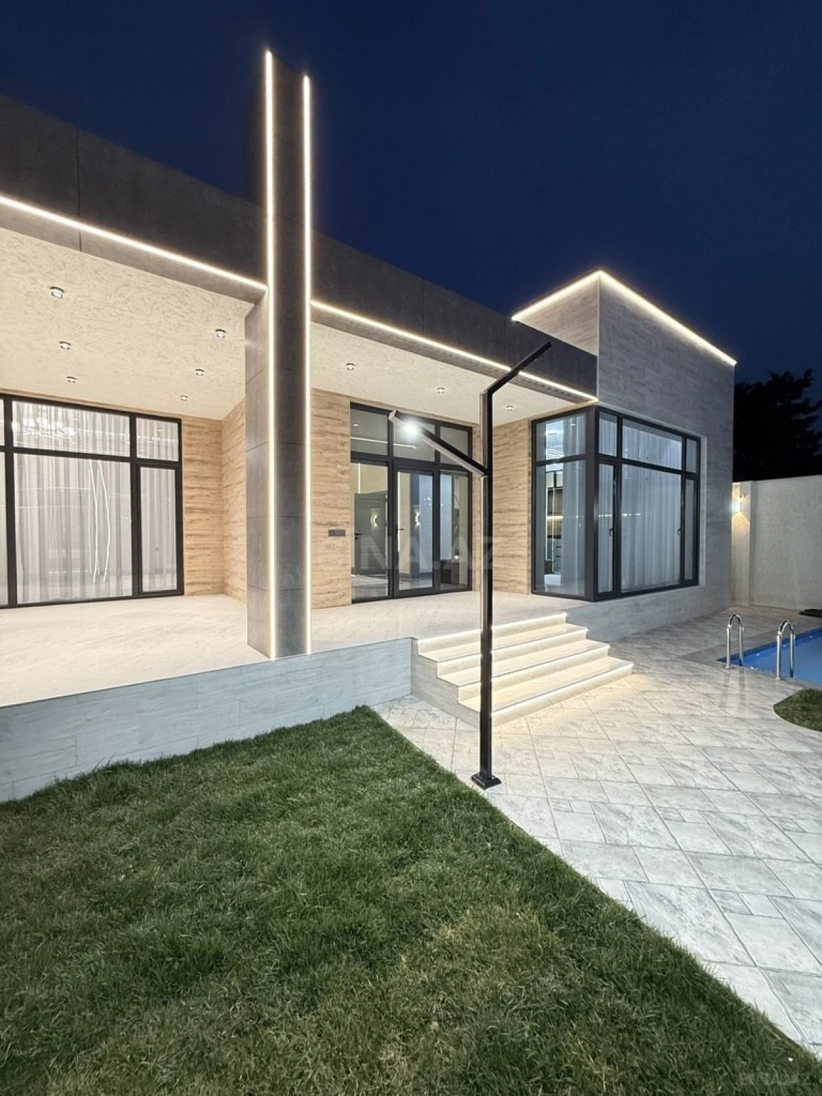 Satılır 5 otaqlı həyət evi 220 m²