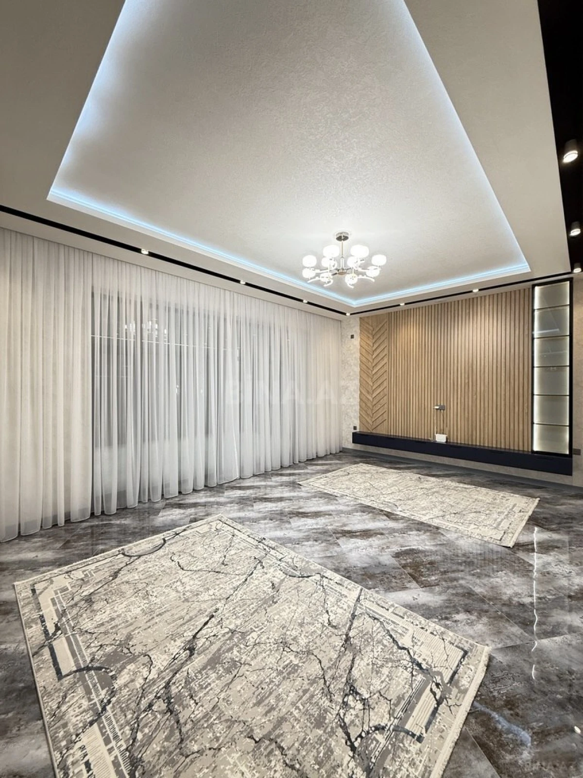 Satılır 5 otaqlı həyət evi 220 m²