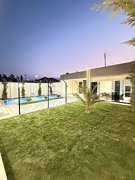 Satılır 5 otaqlı həyət evi 220 m²