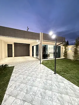 Satılır 5 otaqlı həyət evi 220 m²
