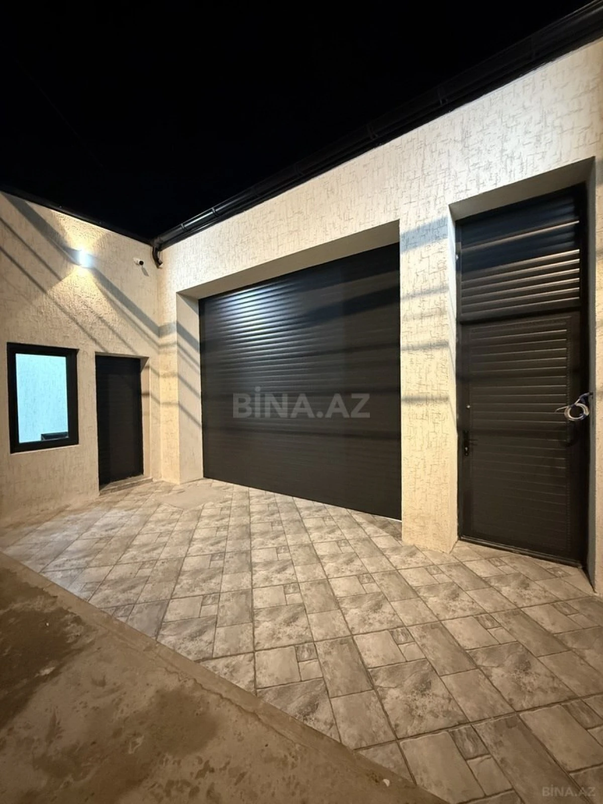 Satılır 5 otaqlı həyət evi 220 m²