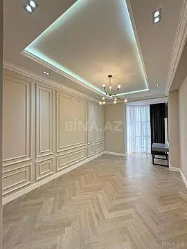 Satılır 4 otaqlı mənzil 204 m²