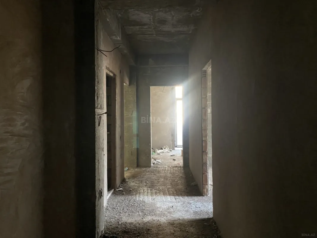 Satılır 4 otaqlı mənzil 210 m²