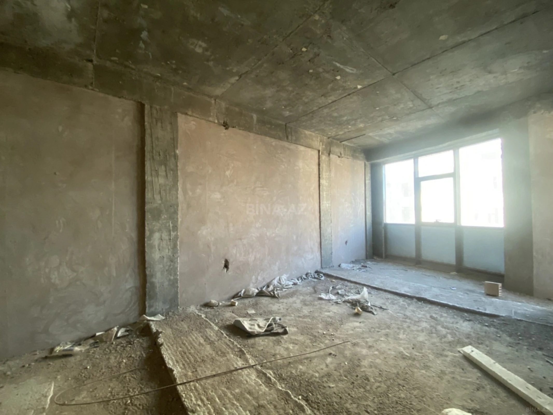 Satılır 4 otaqlı mənzil 210 m²