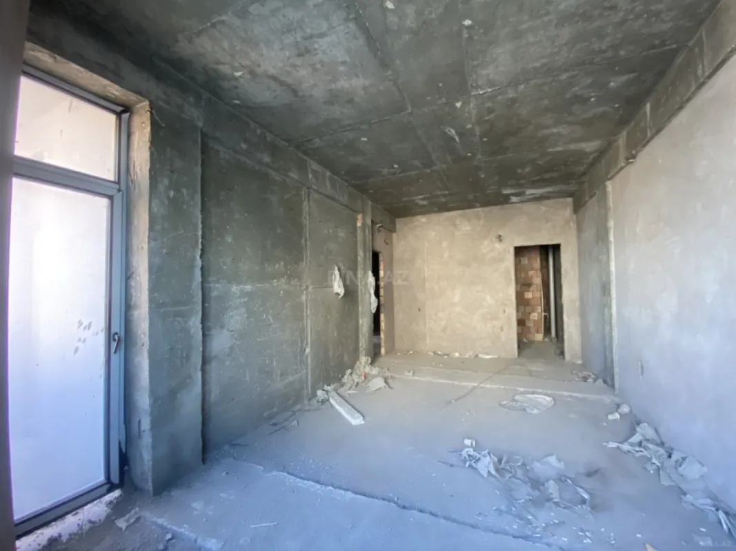 Satılır 4 otaqlı mənzil 210 m²