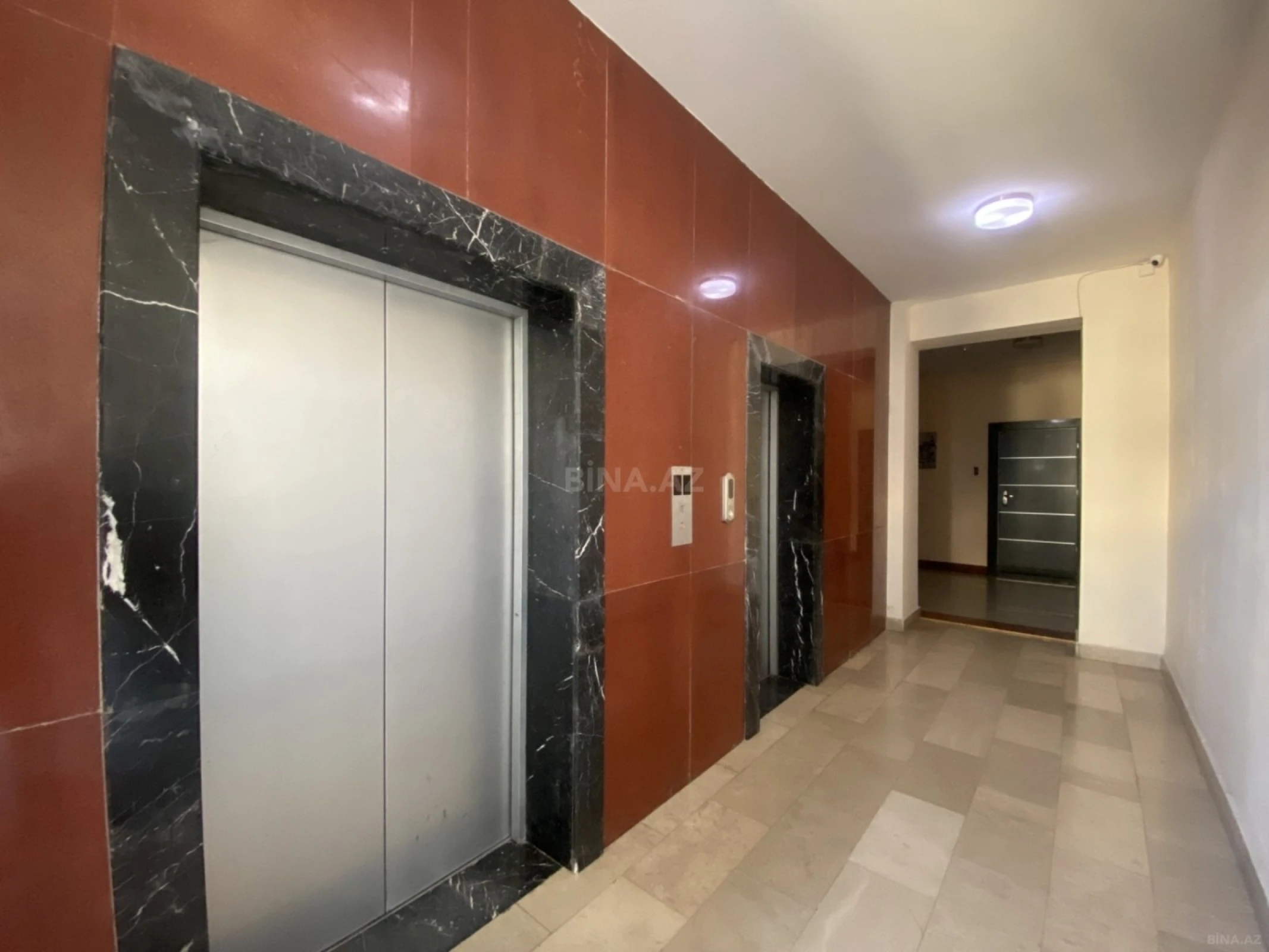 Satılır 4 otaqlı mənzil 210 m²