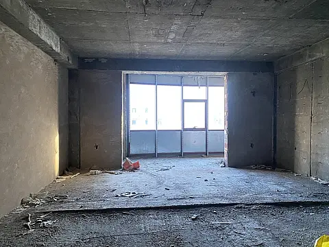 Satılır 4 otaqlı mənzil 210 m²