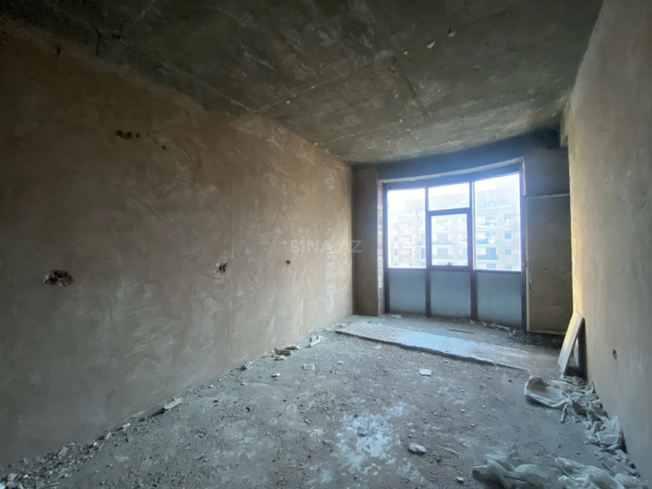 Satılır 4 otaqlı mənzil 210 m²