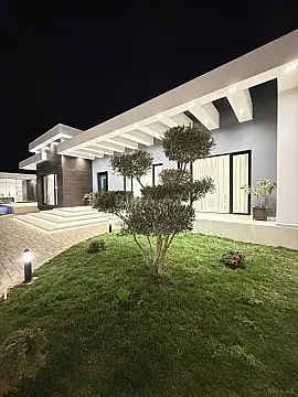 Satılır 5 otaqlı həyət evi 260 m²