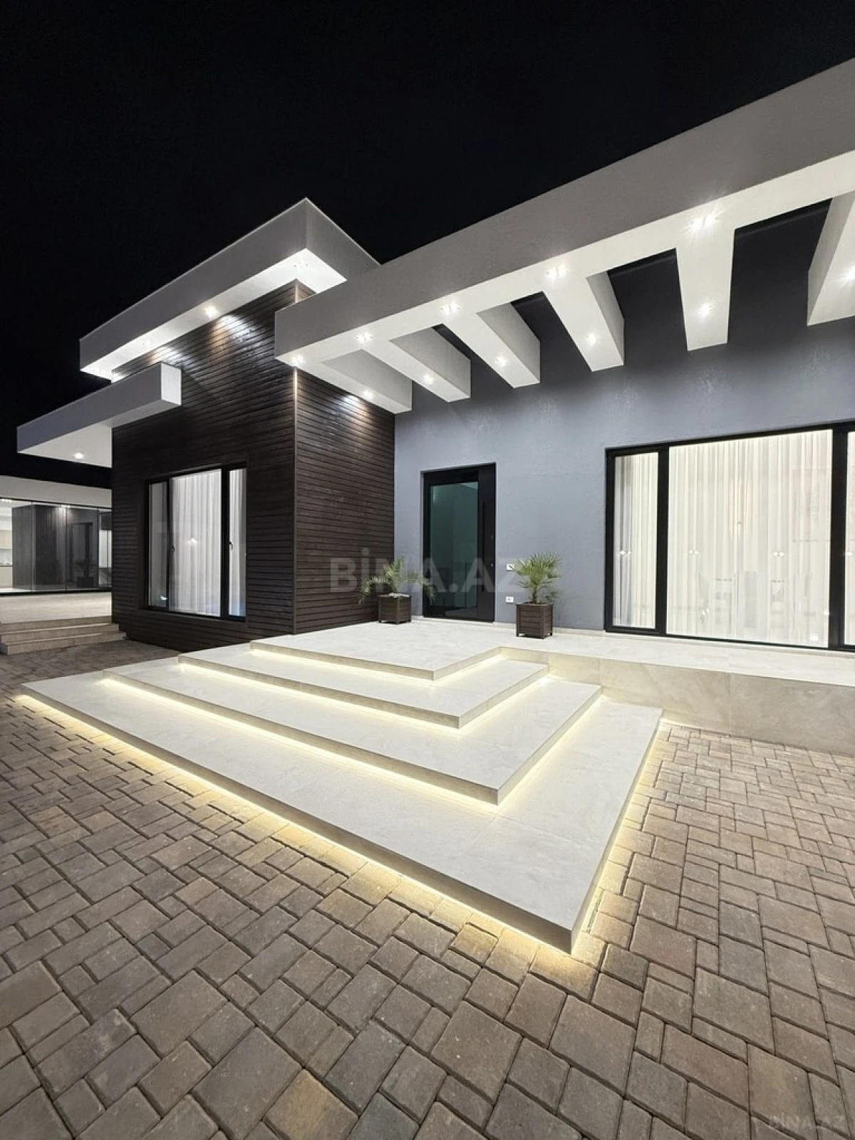 Satılır 5 otaqlı həyət evi 260 m²