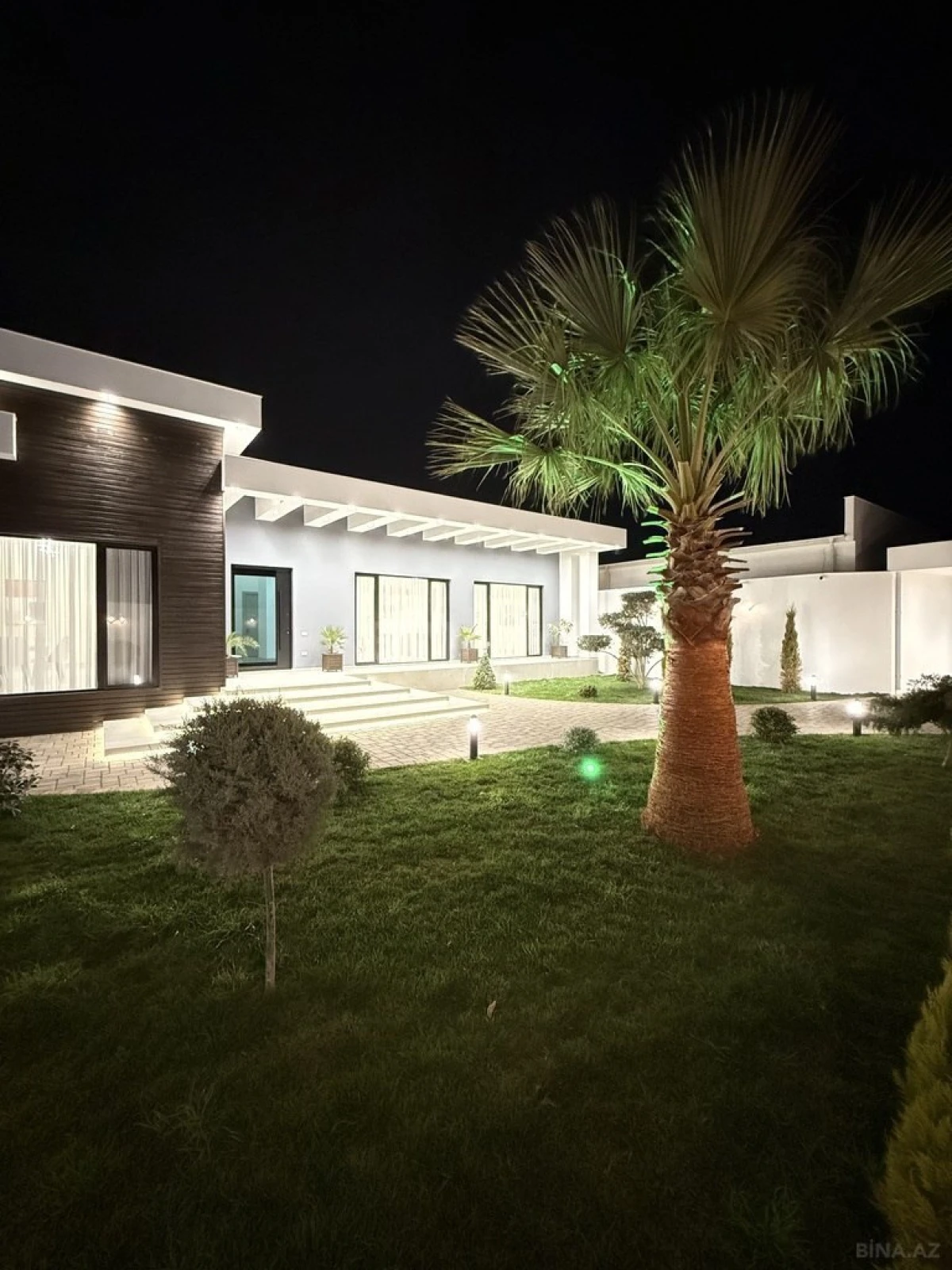 Satılır 5 otaqlı həyət evi 260 m²