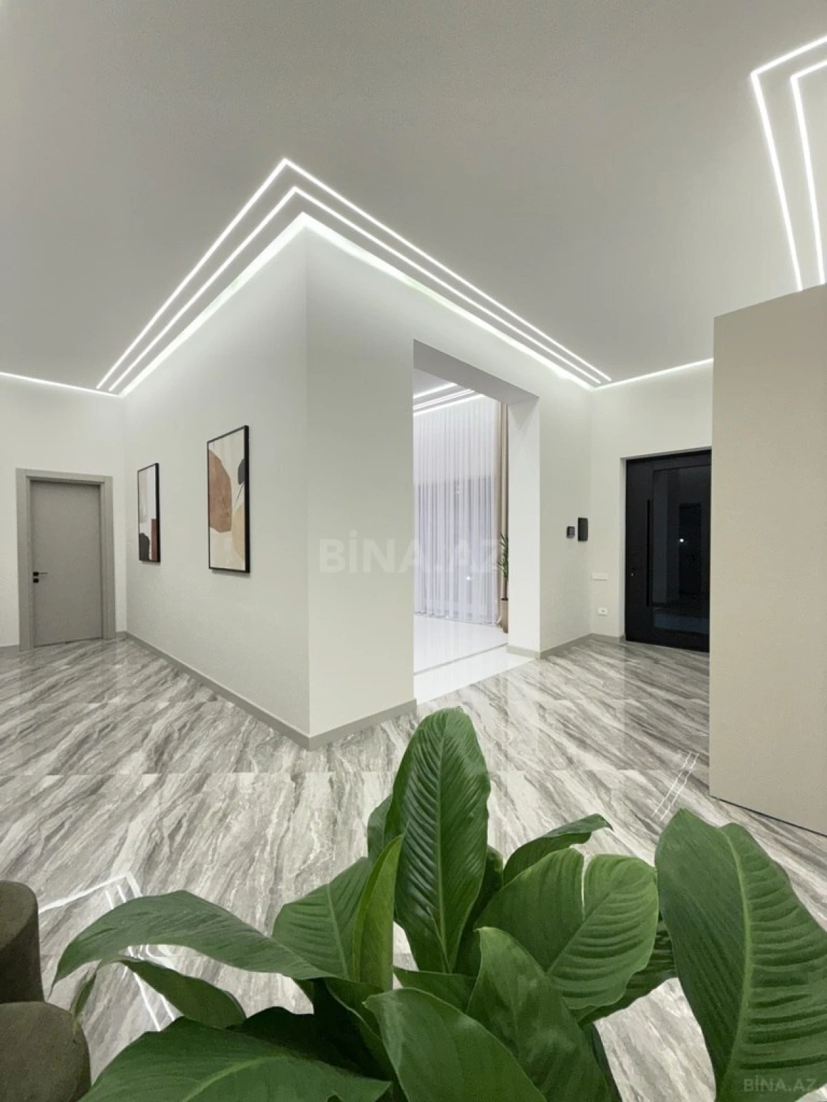 Satılır 5 otaqlı həyət evi 260 m²