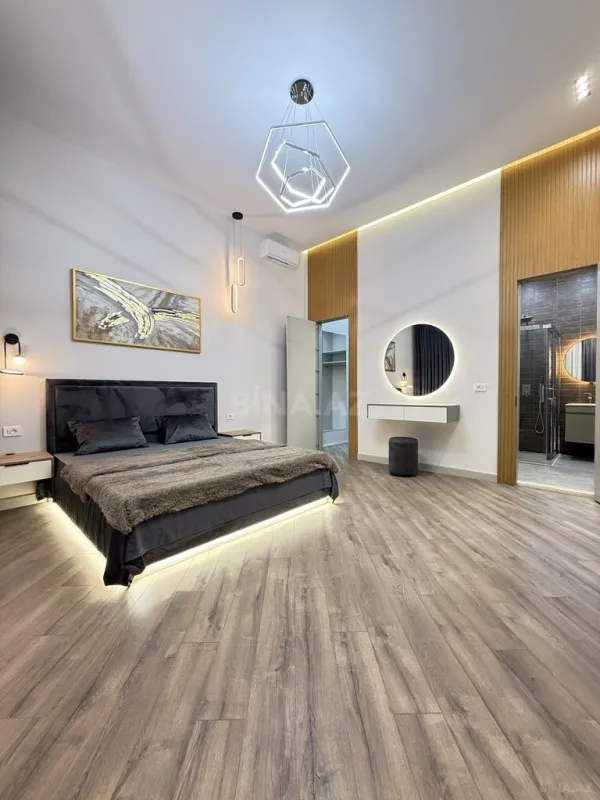Satılır 5 otaqlı həyət evi 260 m²