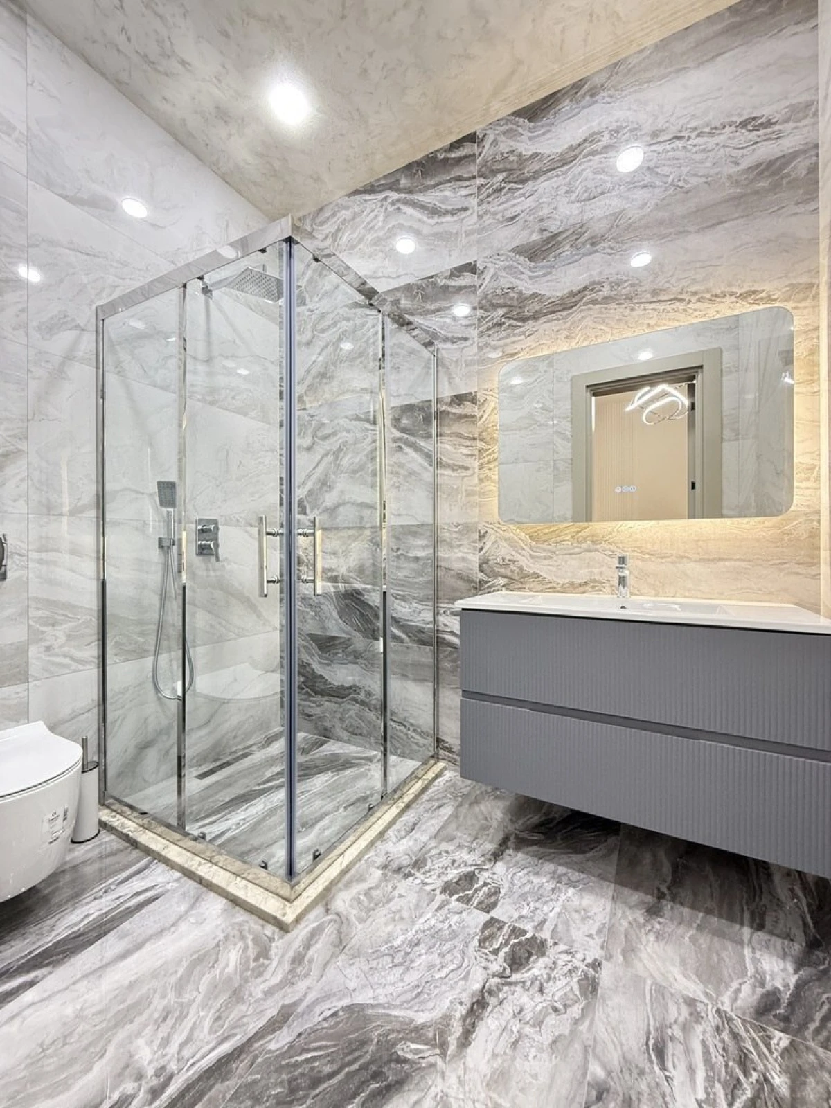 Satılır 5 otaqlı həyət evi 260 m²