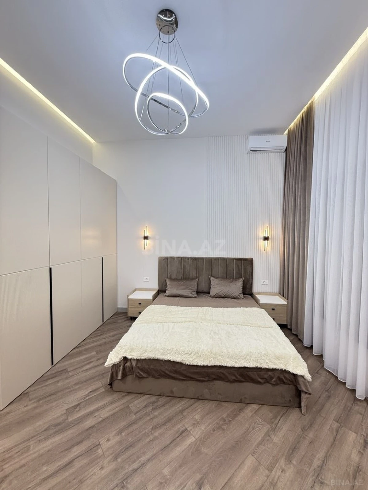 Satılır 5 otaqlı həyət evi 260 m²