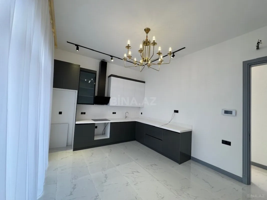 Satılır 5 otaqlı həyət evi 200 m²