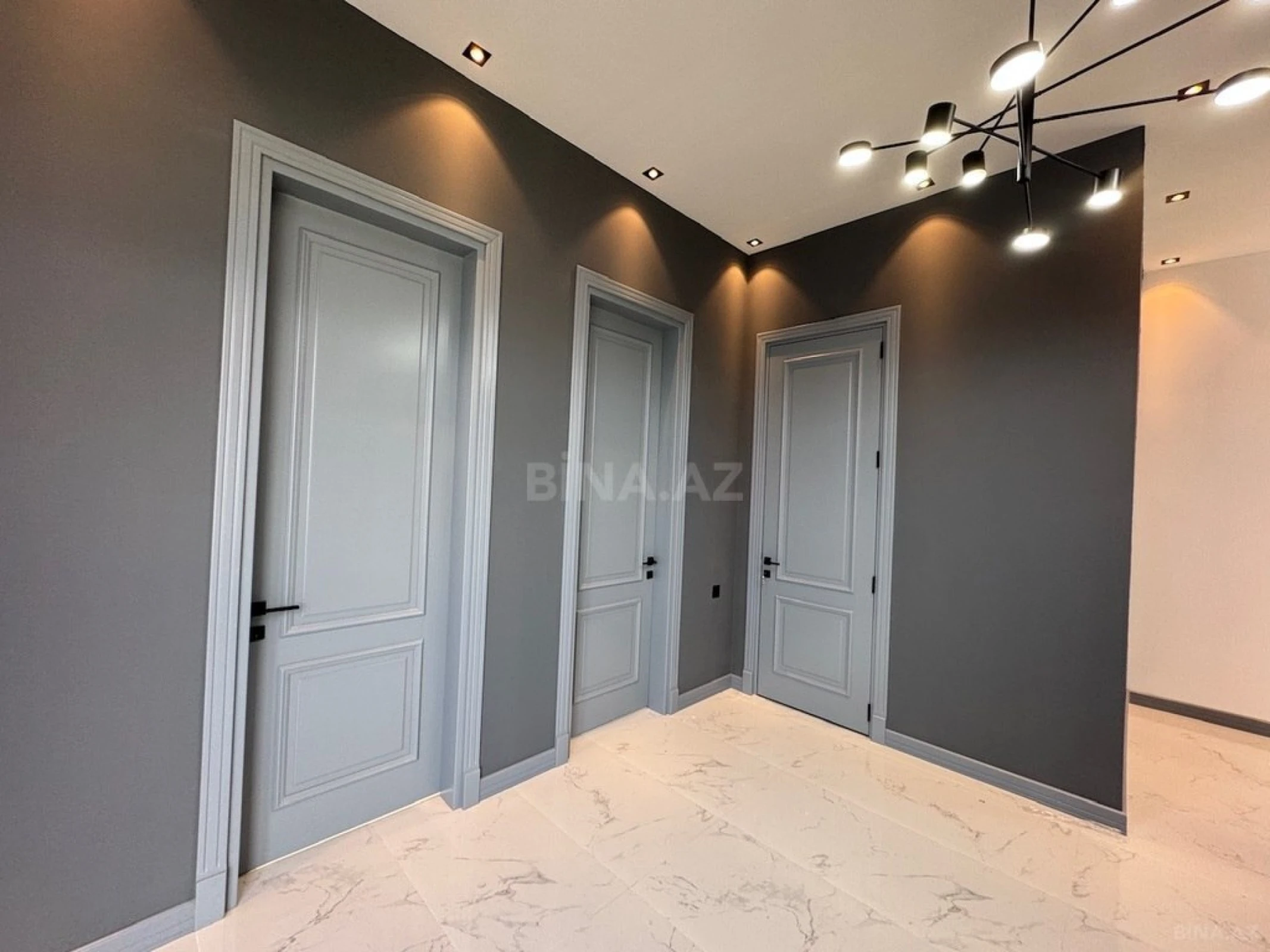 Satılır 5 otaqlı həyət evi 200 m²
