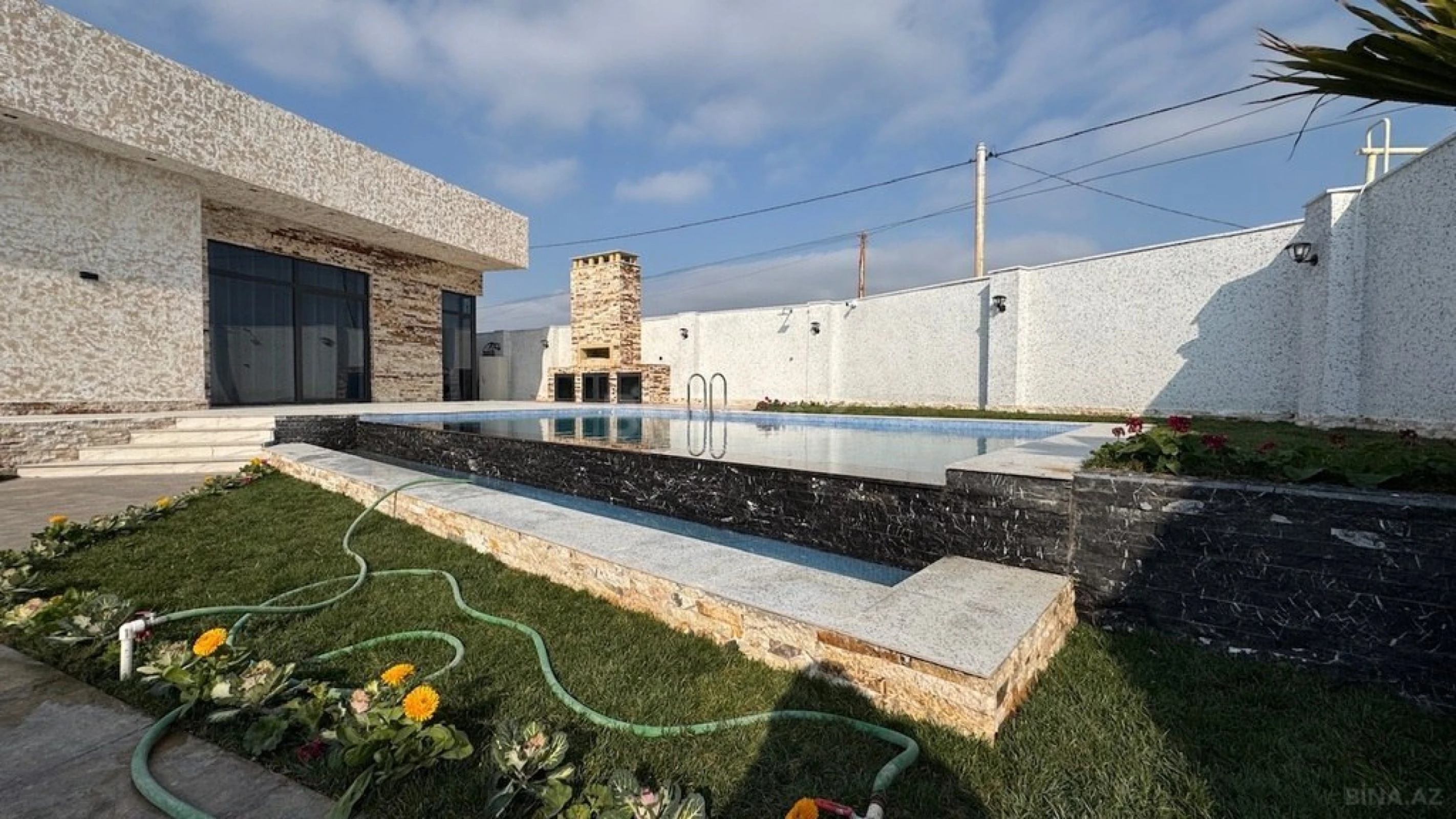 Satılır 5 otaqlı həyət evi 200 m²