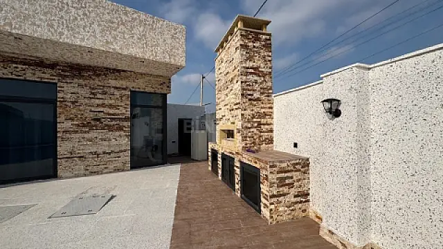 Satılır 5 otaqlı həyət evi 200 m²