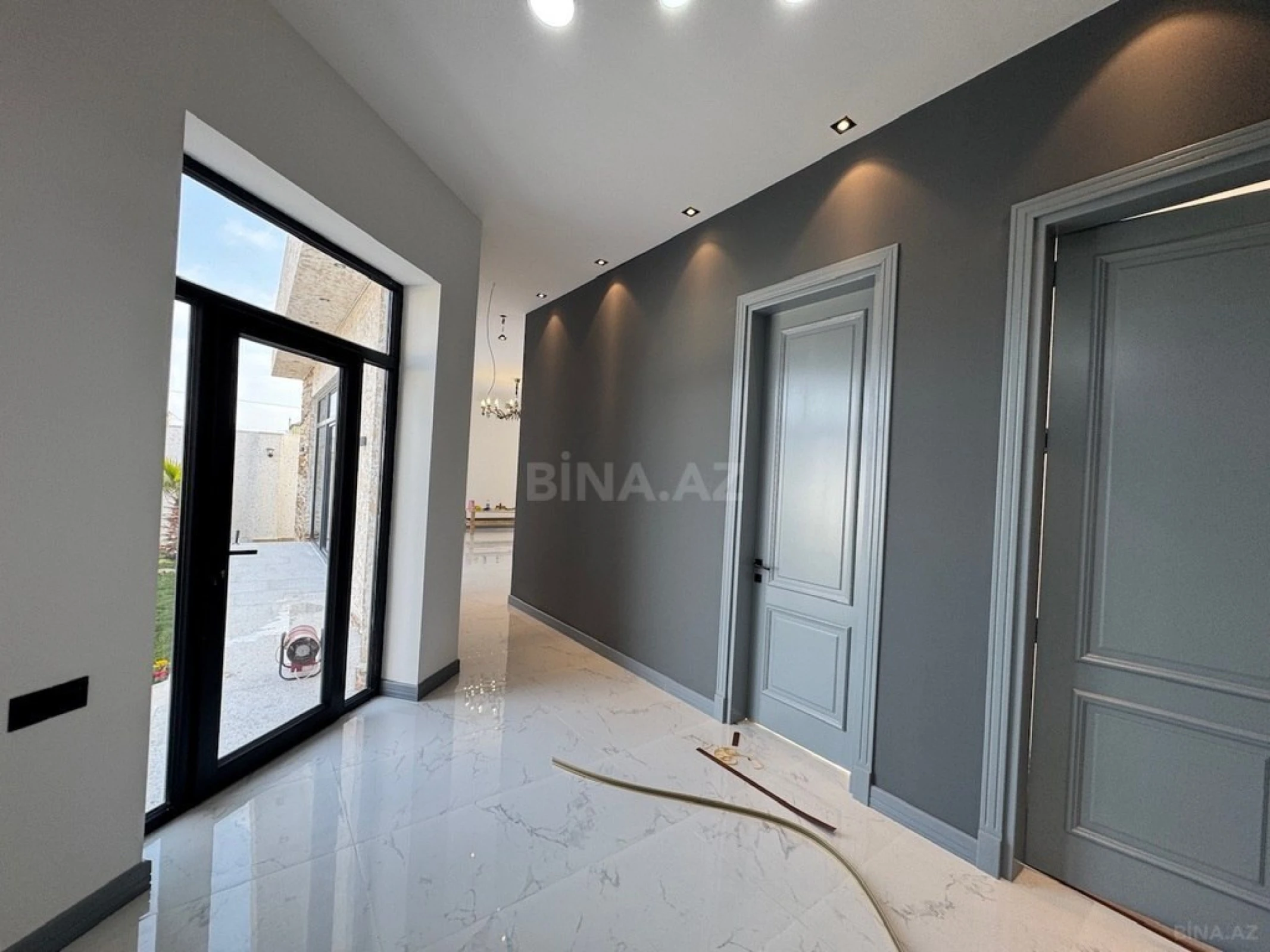 Satılır 5 otaqlı həyət evi 200 m²