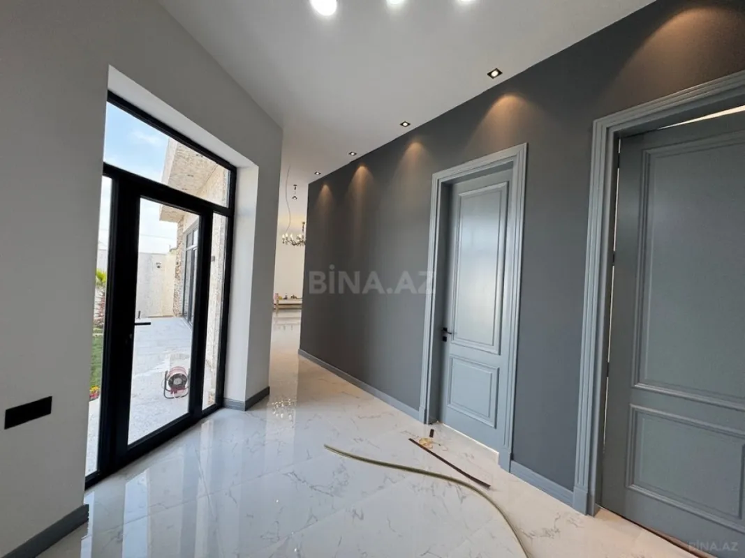 Satılır 5 otaqlı həyət evi 200 m²