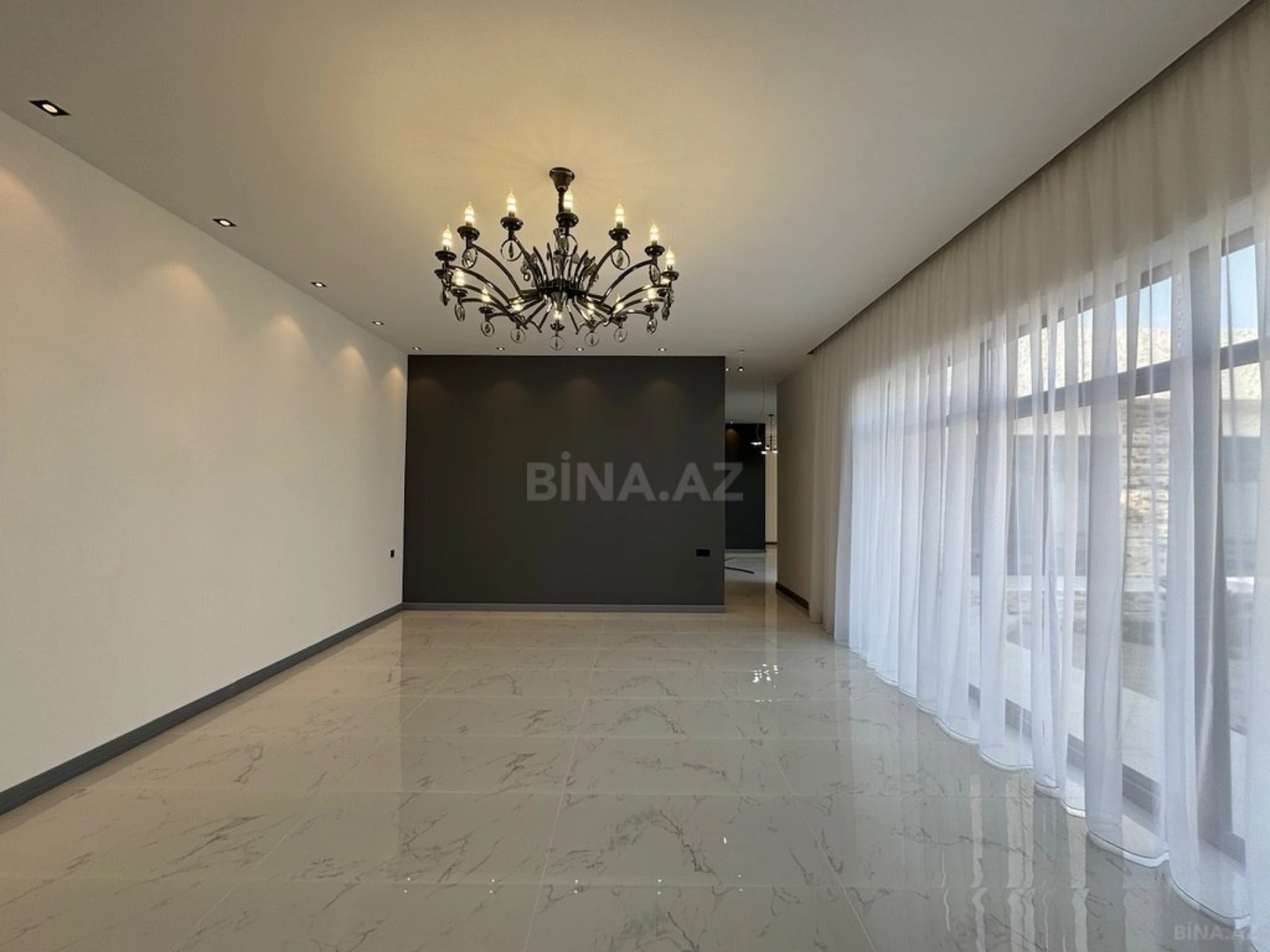 Satılır 5 otaqlı həyət evi 200 m²