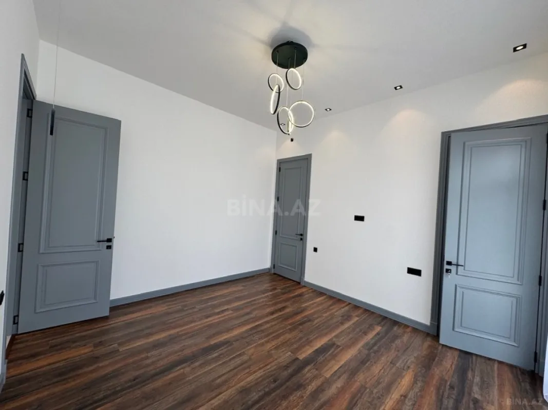Satılır 5 otaqlı həyət evi 200 m²