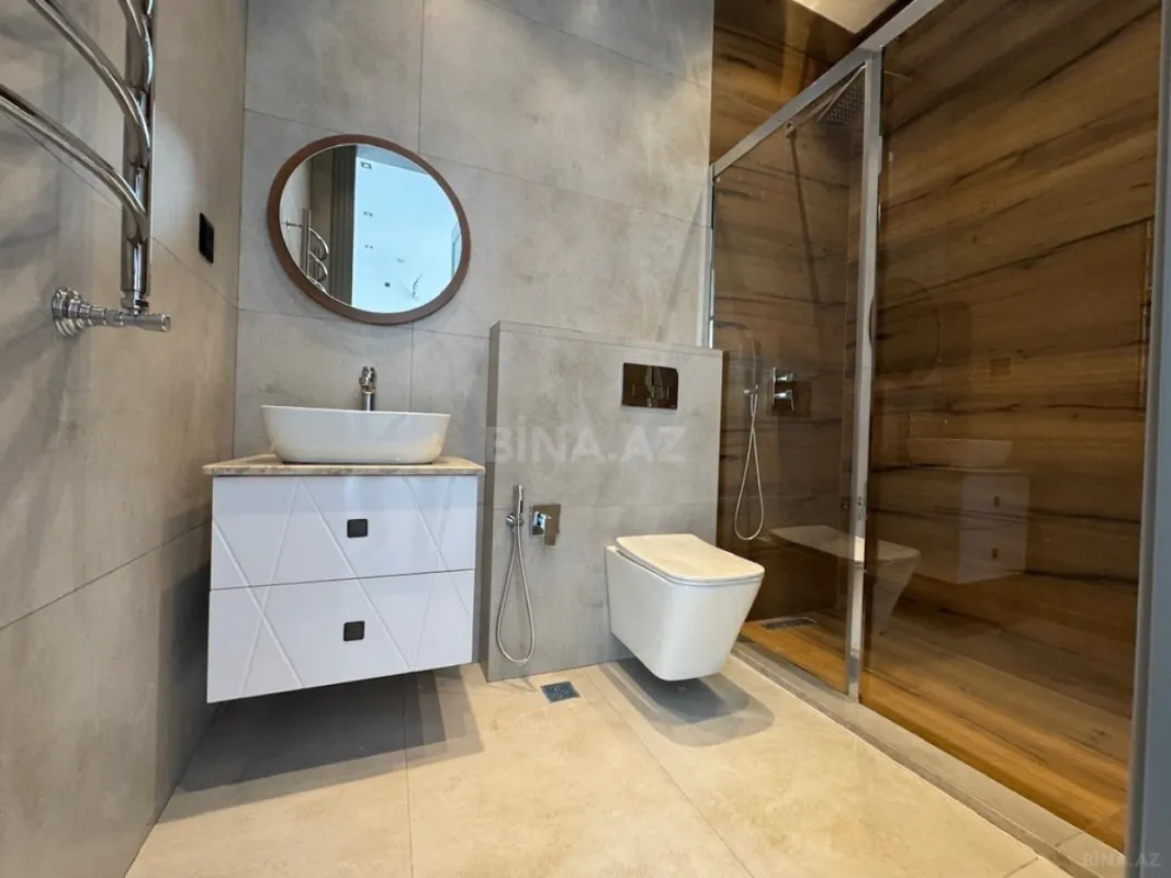 Satılır 5 otaqlı həyət evi 200 m²