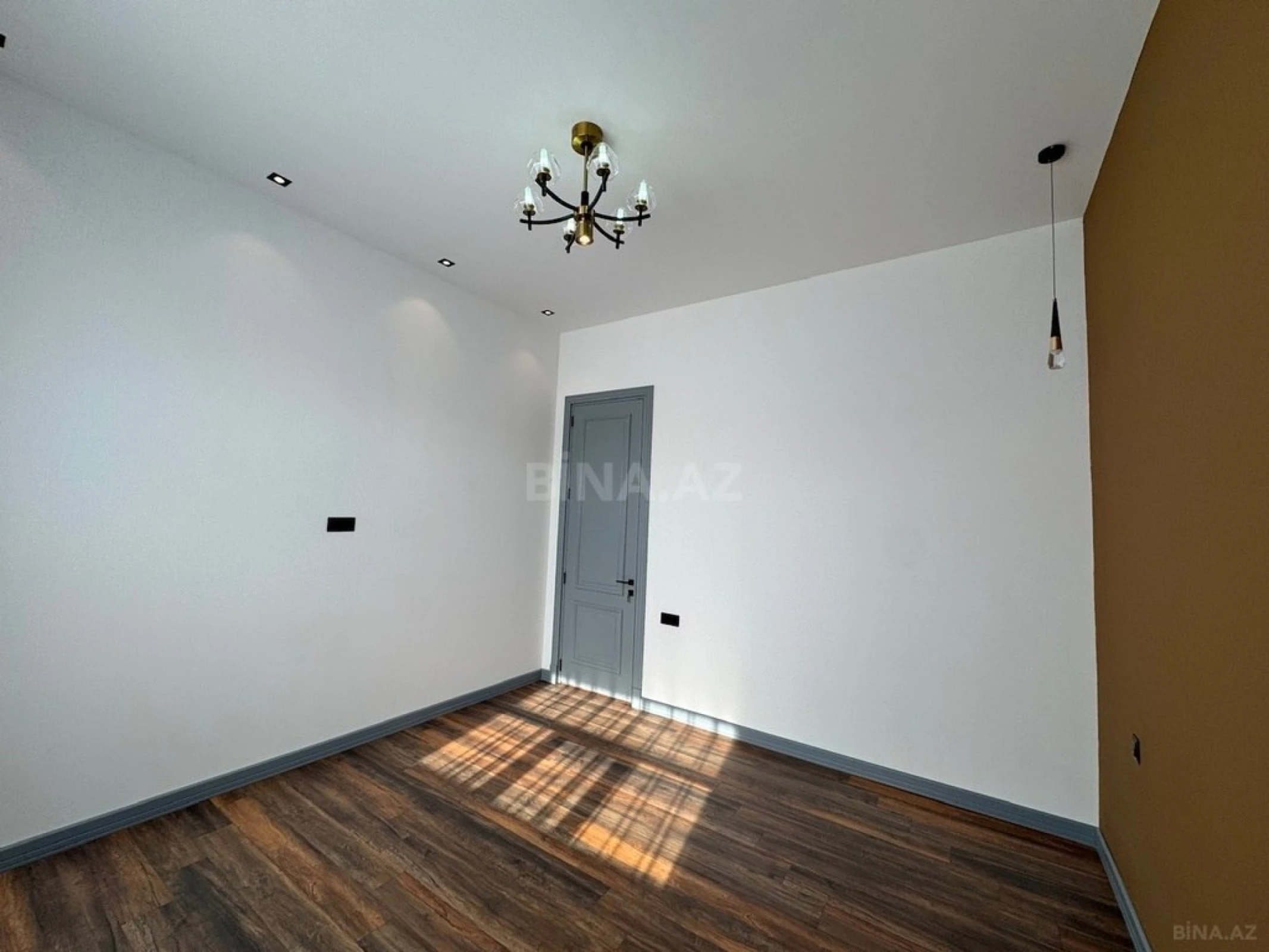 Satılır 5 otaqlı həyət evi 200 m²