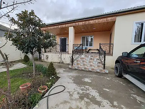 Satılır 4 otaqlı həyət evi 140 m²