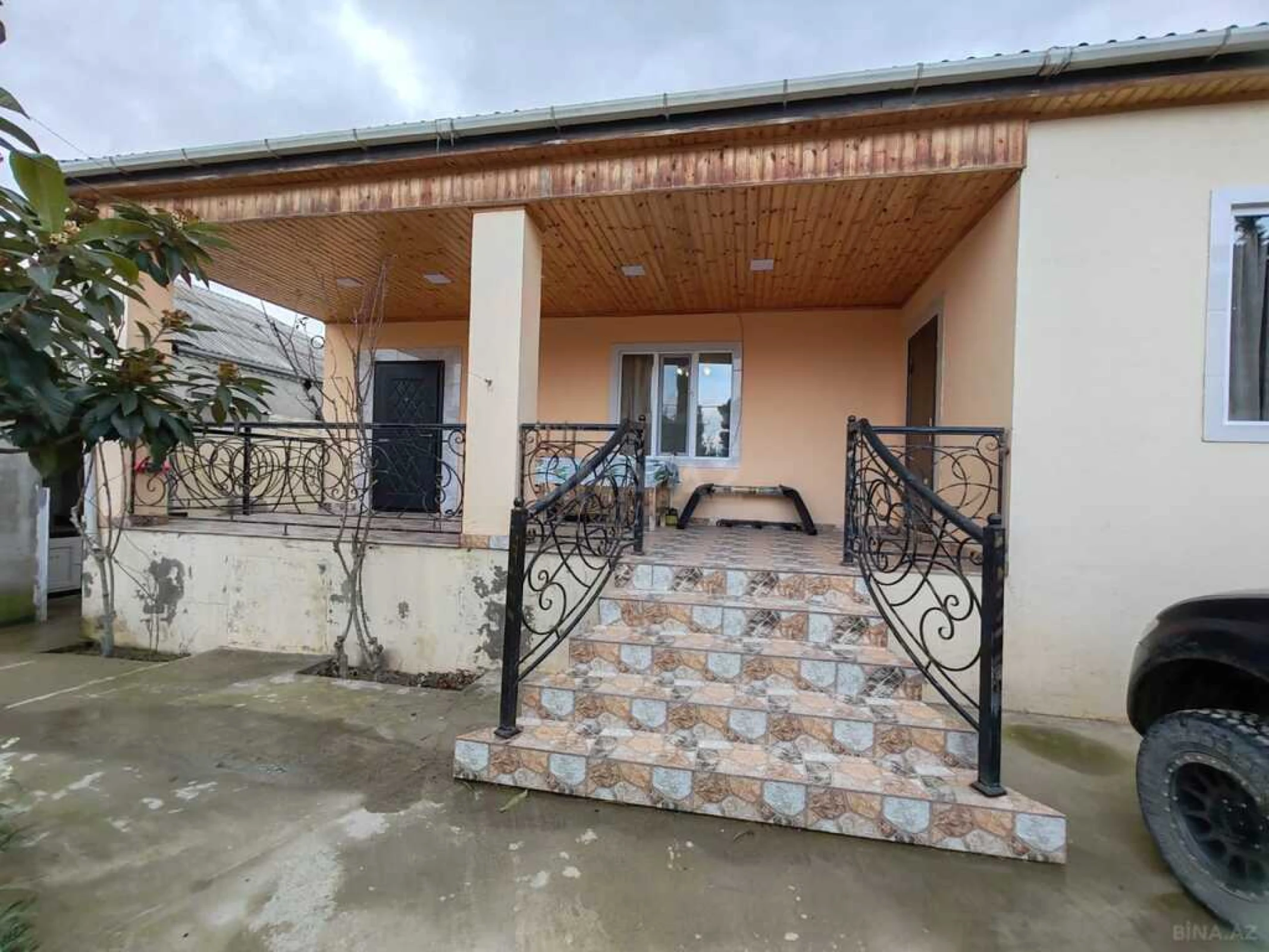 Satılır 4 otaqlı həyət evi 140 m²