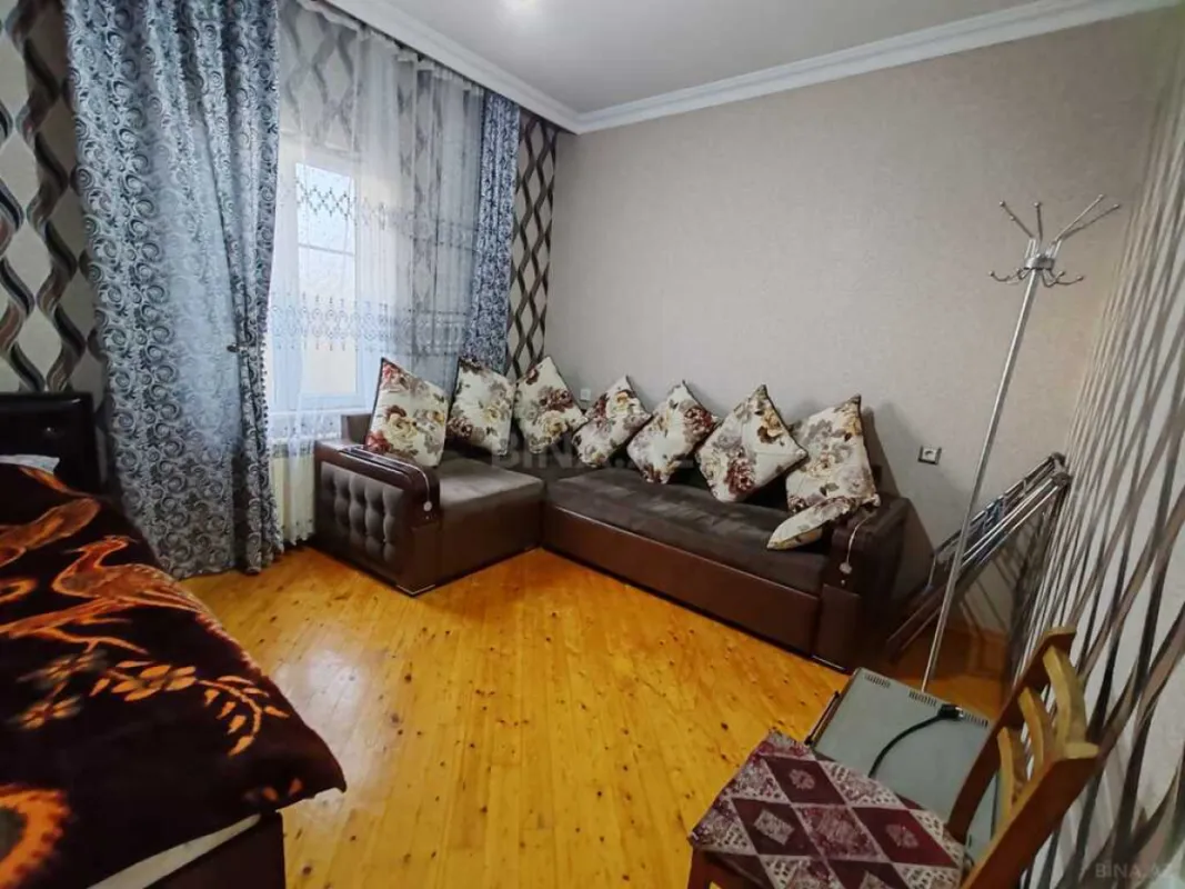 Satılır 4 otaqlı həyət evi 140 m²