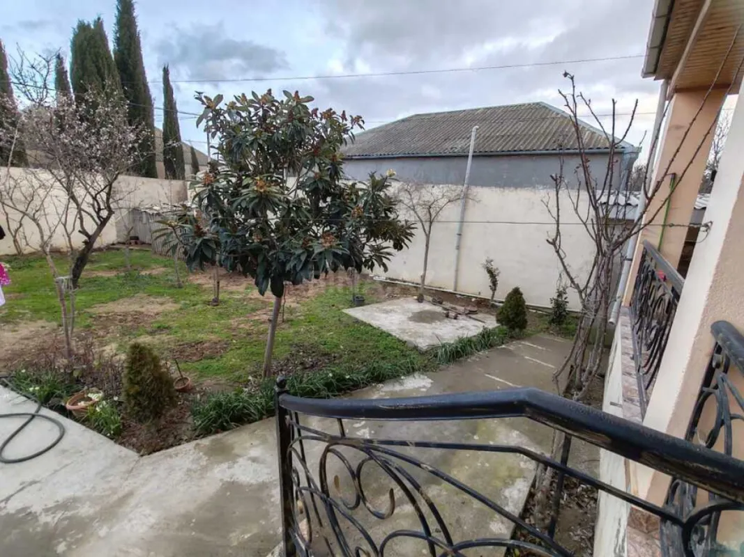 Satılır 4 otaqlı həyət evi 140 m²