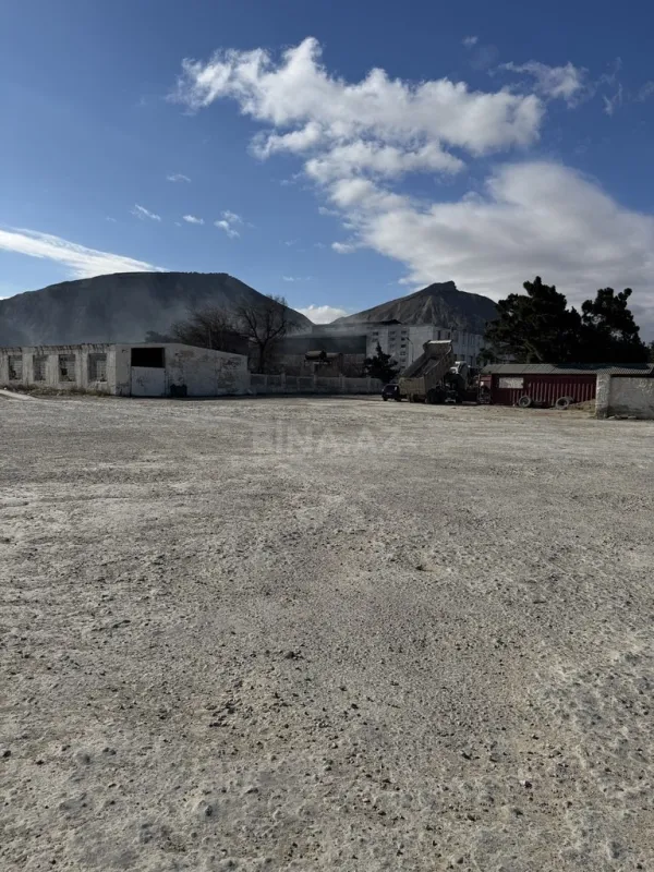 Satılır torpaq sahəsi 689 m²