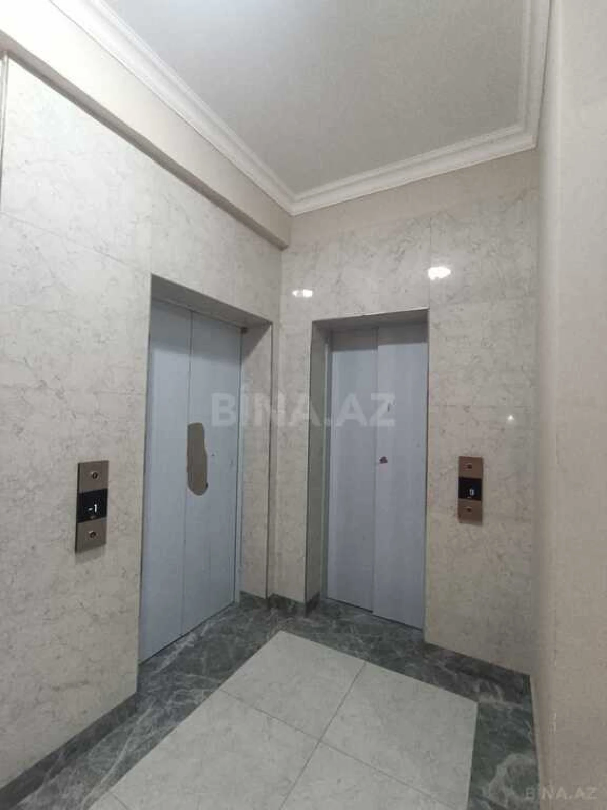 Satılır 3 otaqlı mənzil 114 m²