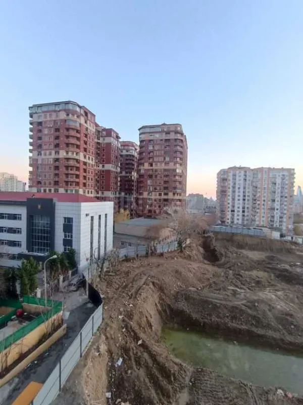 Satılır 3 otaqlı mənzil 114 m²