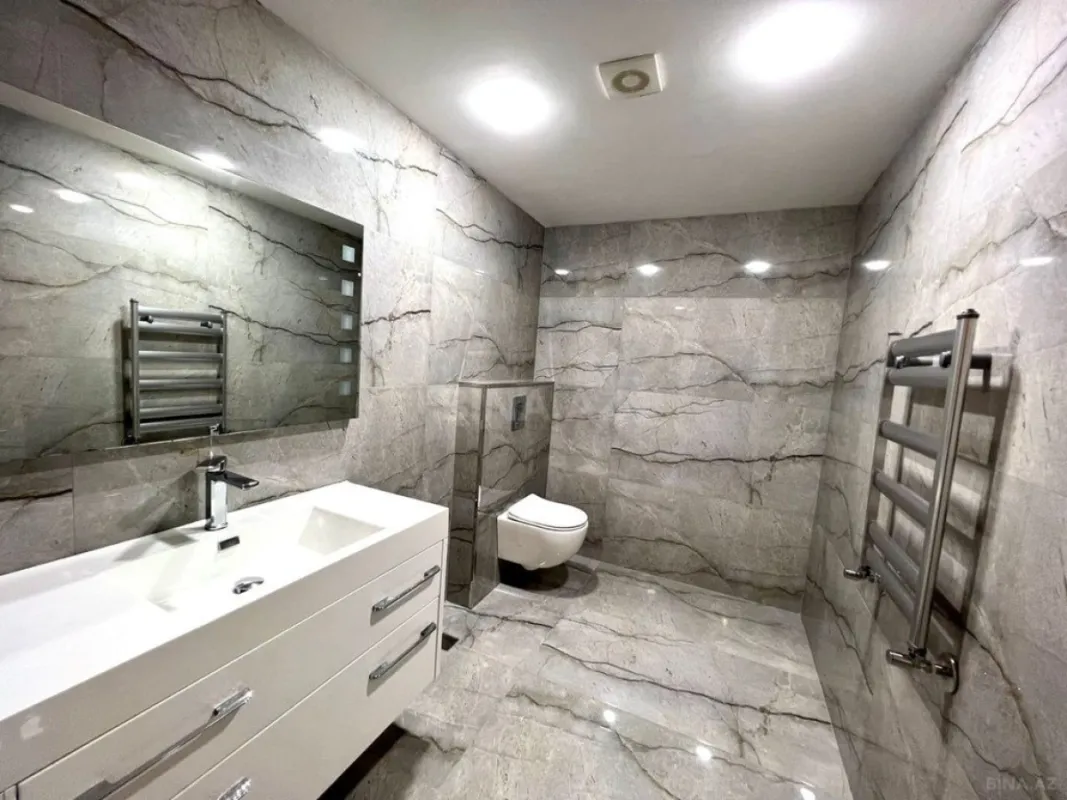 Kirayə verilir 5 otaqlı mənzil 400 m²