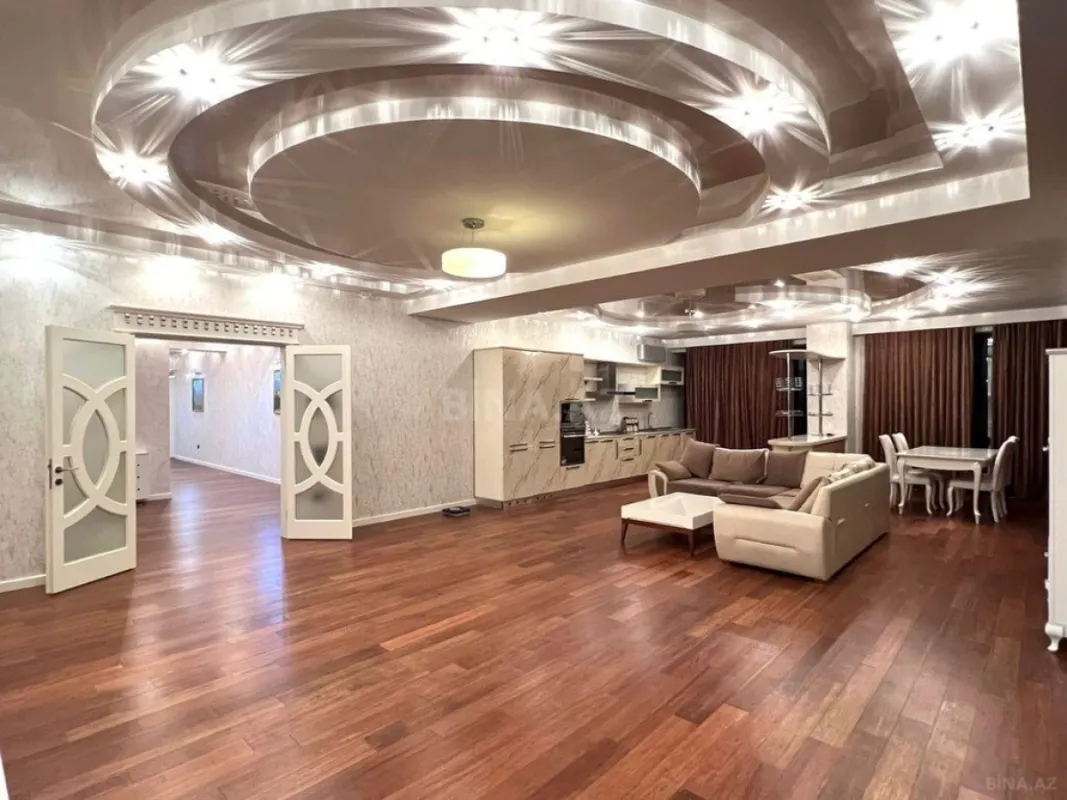 Kirayə verilir 5 otaqlı mənzil 400 m²