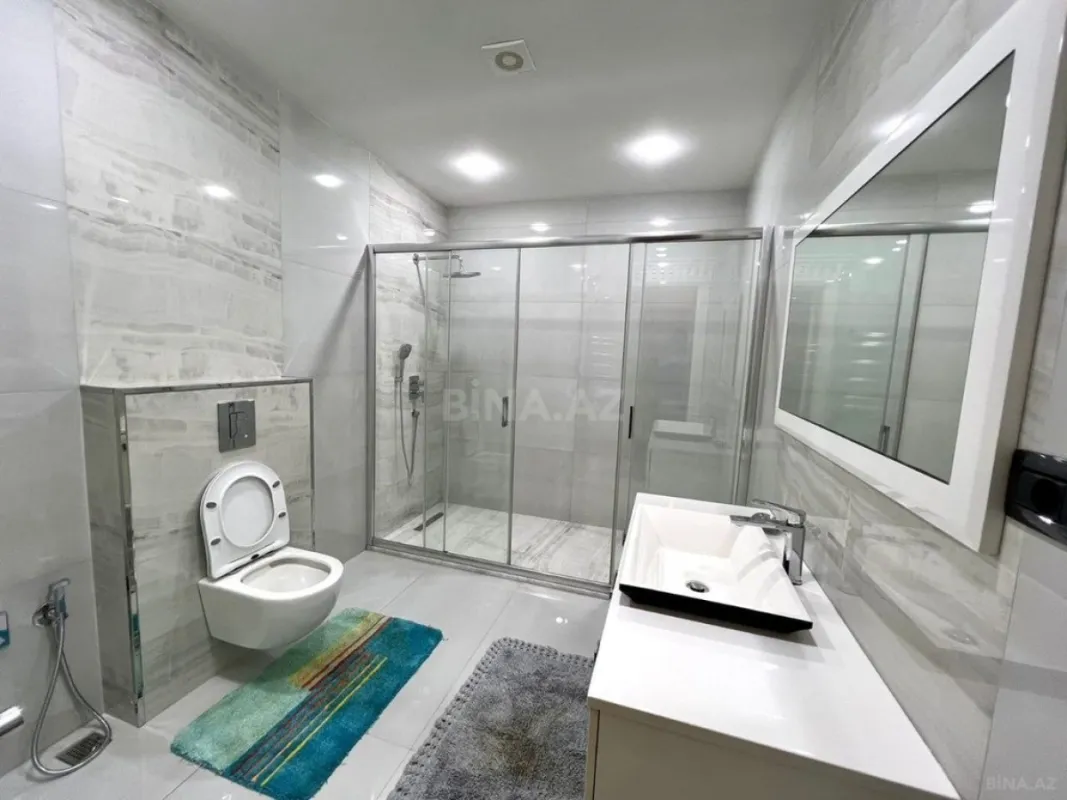 Kirayə verilir 5 otaqlı mənzil 400 m²