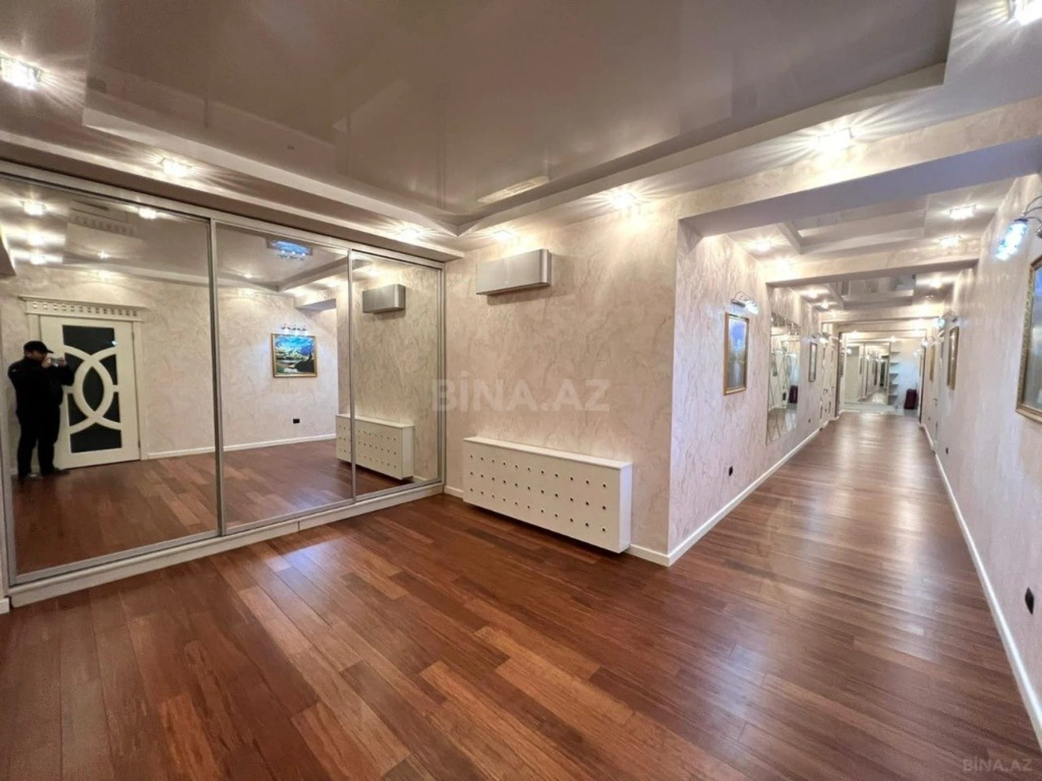 Kirayə verilir 5 otaqlı mənzil 400 m²