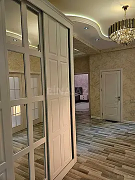 Satılır 3 otaqlı mənzil 137 m²