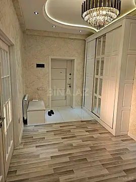 Satılır 3 otaqlı mənzil 137 m²