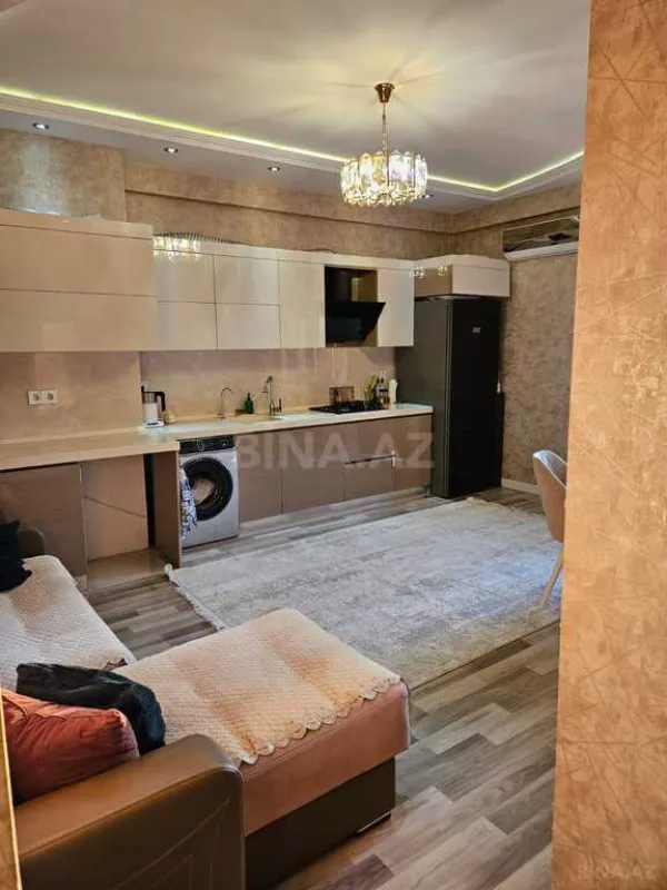 Satılır 3 otaqlı mənzil 137 m²