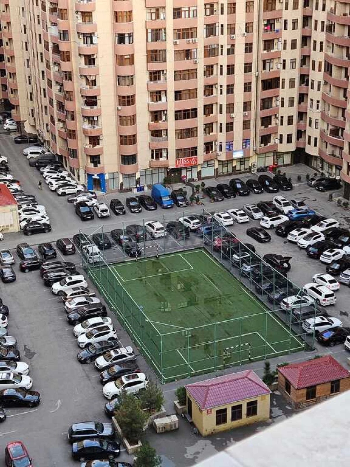 Satılır 3 otaqlı mənzil 137 m²