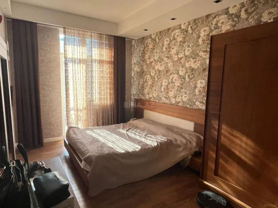 Satılır 3 otaqlı mənzil 115 m²