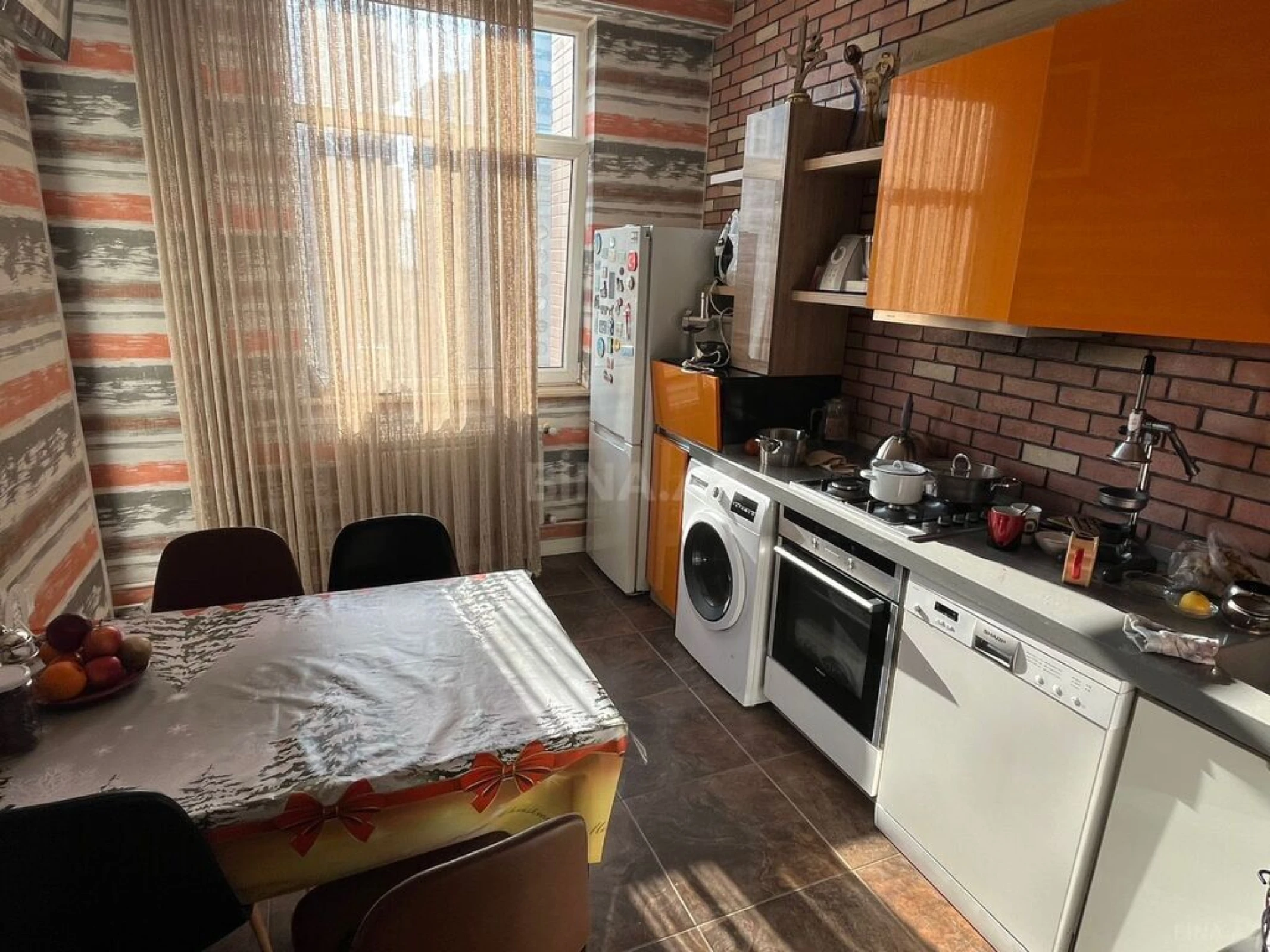 Satılır 3 otaqlı mənzil 115 m²